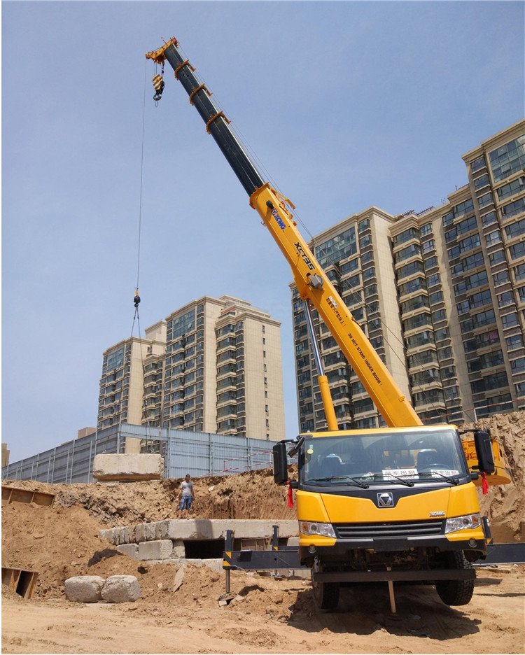 XCMG 35 ton Truck Crane XCT35 China small mobile crane truck for sale